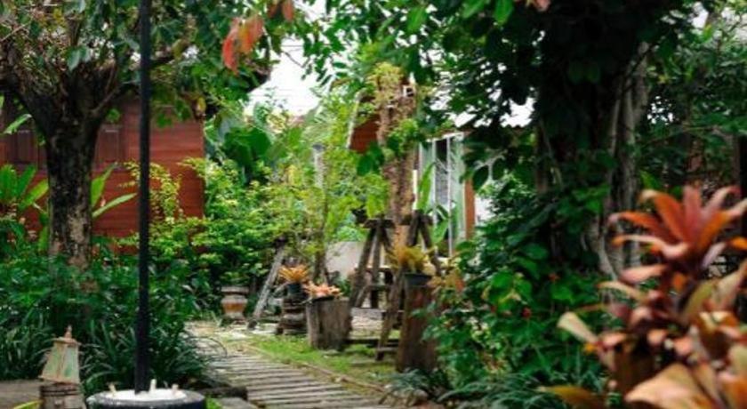 Huan Aumpron Resort Phrae Exterior photo