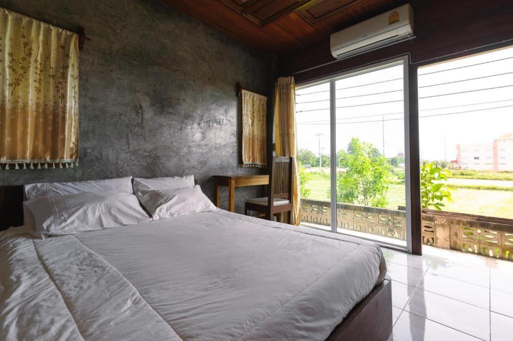 Huan Aumpron Resort Phrae Exterior photo