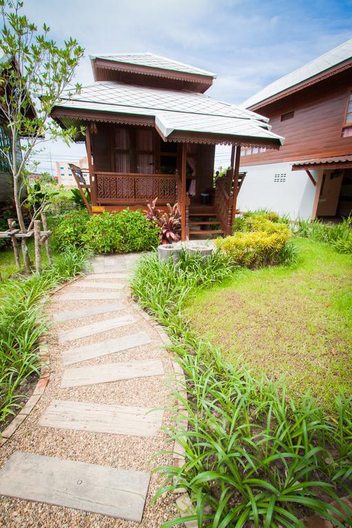 Huan Aumpron Resort Phrae Exterior photo